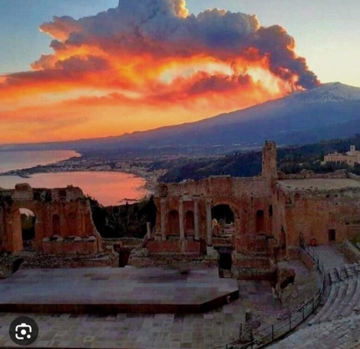 Romantica Casa A Taormina Exterior foto