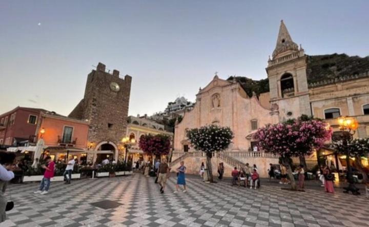 Romantica Casa A Taormina Exterior foto